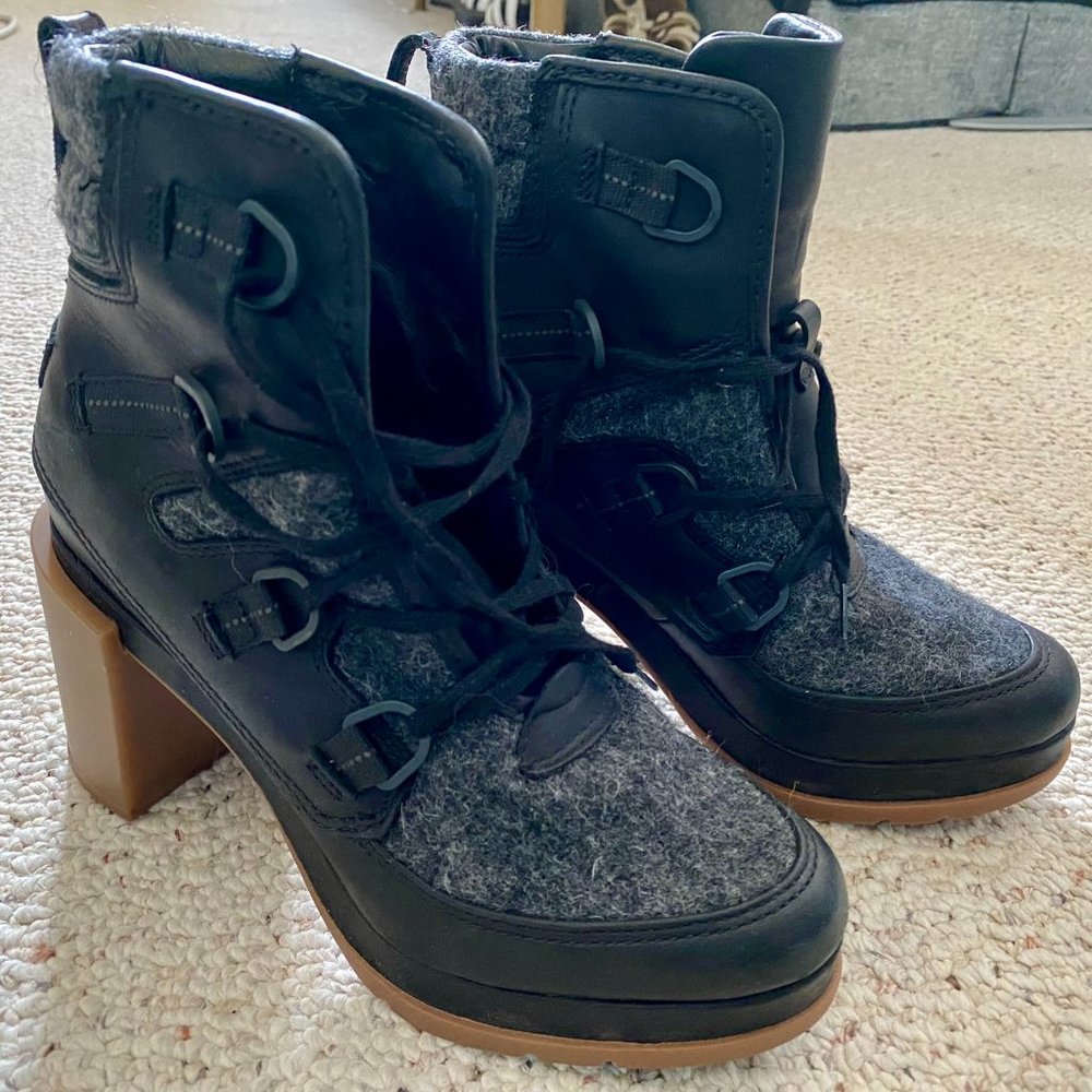 Sorel heeled lace-up black & grey fabric & leather booties, women's size 6.5